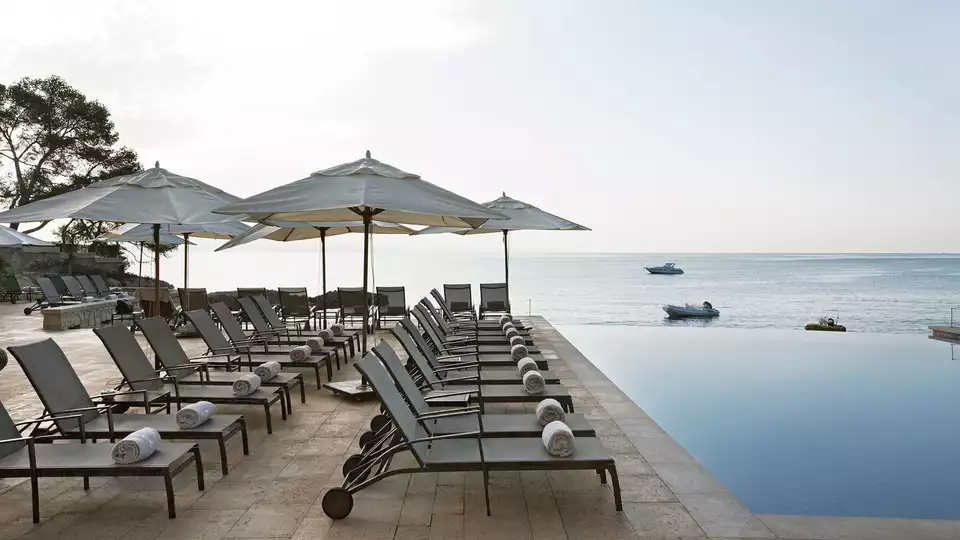 Sientete como un rey Cena romantica masaje relajante piscina zen en habitacion y spa