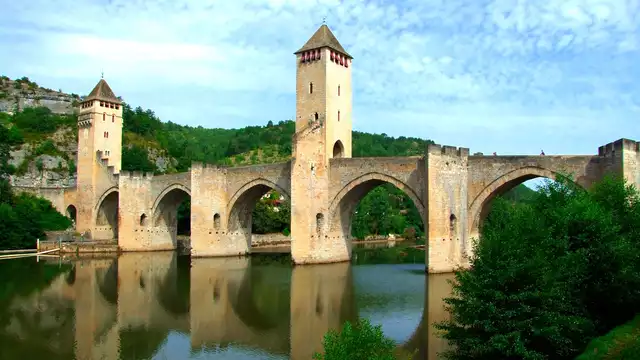 Descubre la histórica ciudad de Cahors, con cena incluida