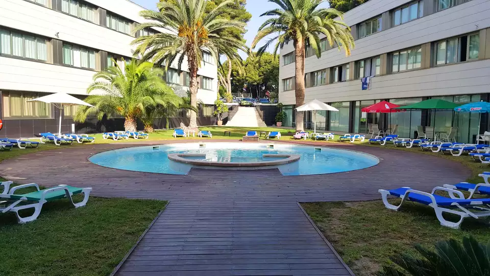 Uitje in Alicante met volpension in een driesterrenhotel met zwembad