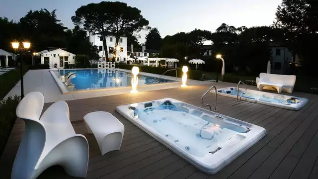 Hôtel avec piscine extérieure à seulement 15 minutes de Venise