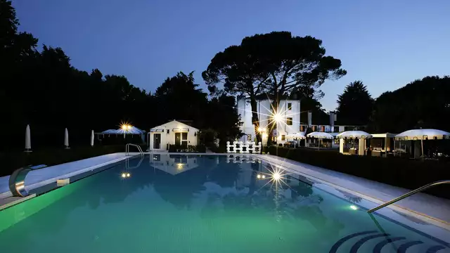 Hôtel avec piscine extérieure à seulement 15 minutes de Venise