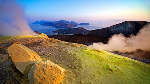 Romanticismo en la isla de Vulcano con un aperitivo al atardecer