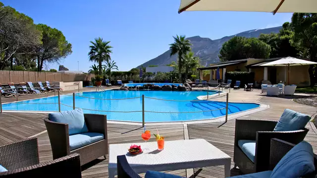 Hotel sull'Isola di Vulcano con piscina esterna e colazione inclusa