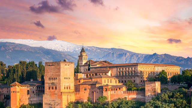 Escapada en el centro de Granada con desayuno incluído