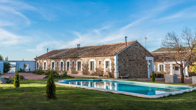 Escapada con Cena, circuito Hammam y cava en plena Sierra Morena, Córdoba