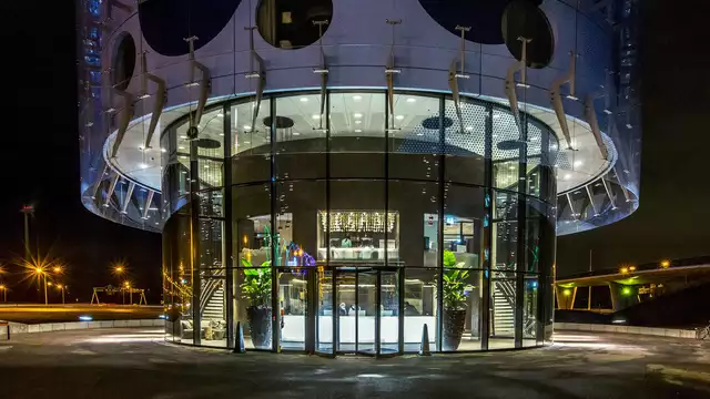 Plaisirs culinaires à Amsterdam dans un hôtel design
