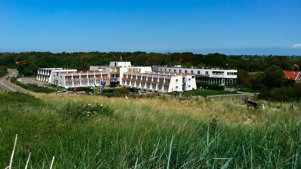 Profitez d un delicieux diner et passez la nuit dans une chambre avec vue sur les dunes