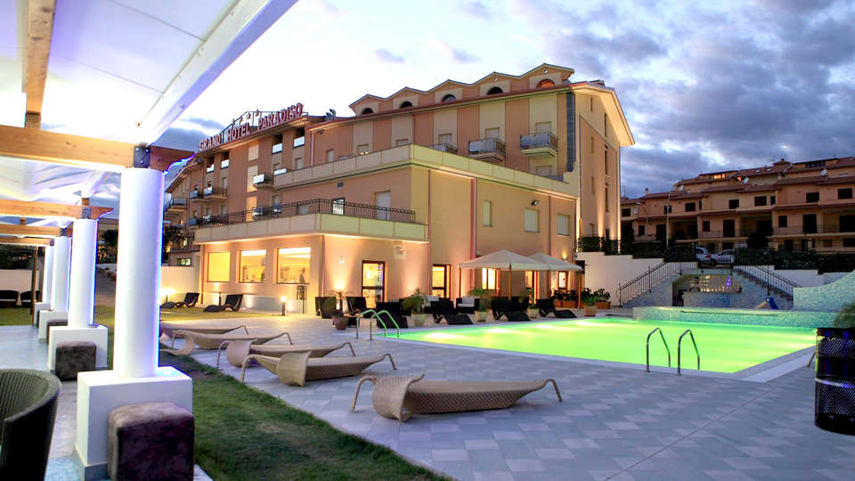 Grand Hotel Paradiso - Edit_Pool.jpg
