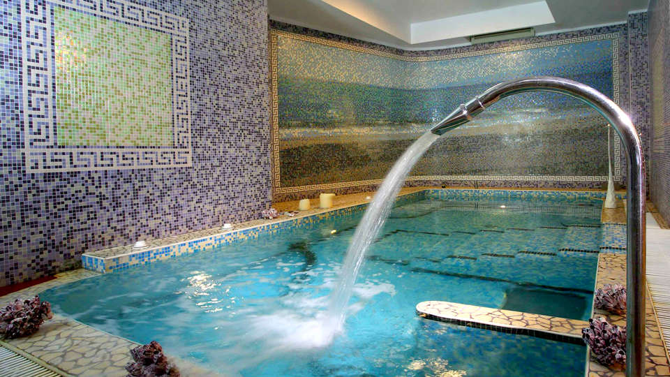 Benessere e relax a Catanzaro Lido in hotel con cena SPA e massaggio di
