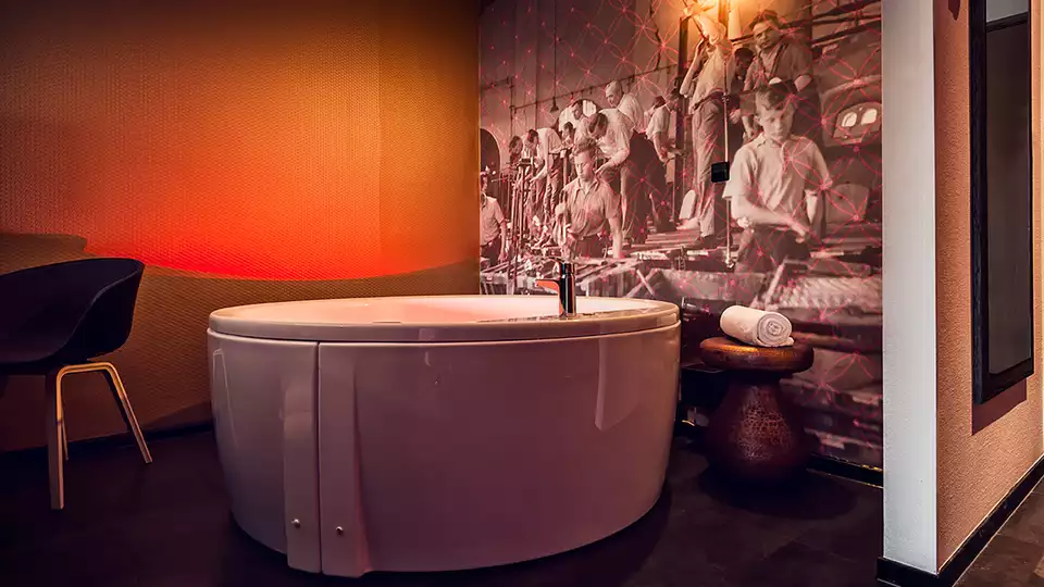 Romantisme jacuzzi prive et bulles au centre d Eindhoven a partir de nuits