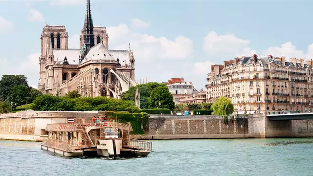 Verblijf in een 5-sterrenhotel en ontdek de monumenten van Parijs vanaf de Seine