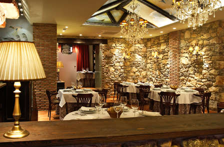 Escapada gastronómica con cena en habitación superior cerca de Sigüenza