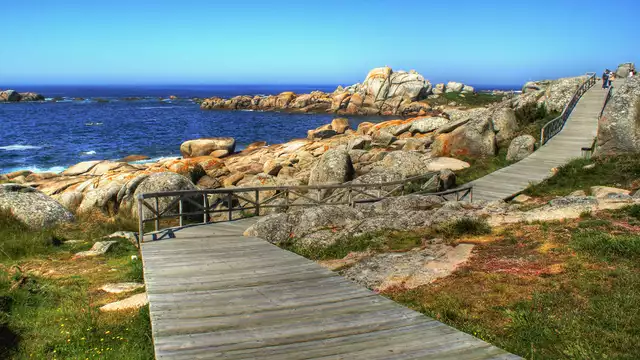 Escapada con Cena o mariscada a elegir y acceso al Spa en O Grove