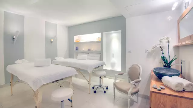 Romantisch welzijnsuitje met een duo massage in een prachtige villa in Cannes