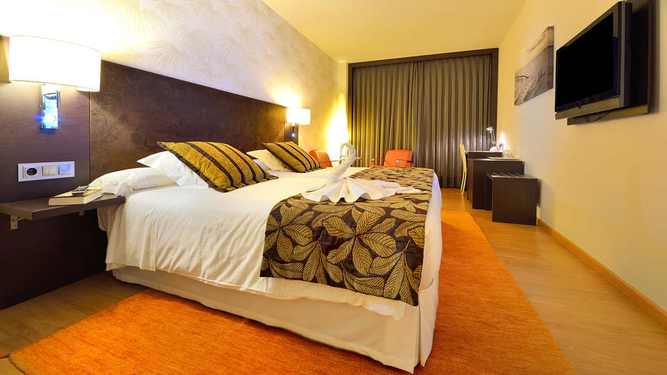 Hotel Norat Marina & Spa 4* Superior - EDIT_room.jpg