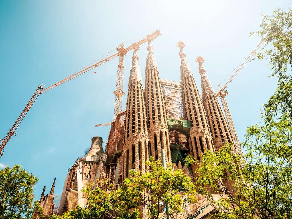 Spécial Amoureux à Barcelone: dîner à partager, champagne, chocolat et bien plus - 4* - 6