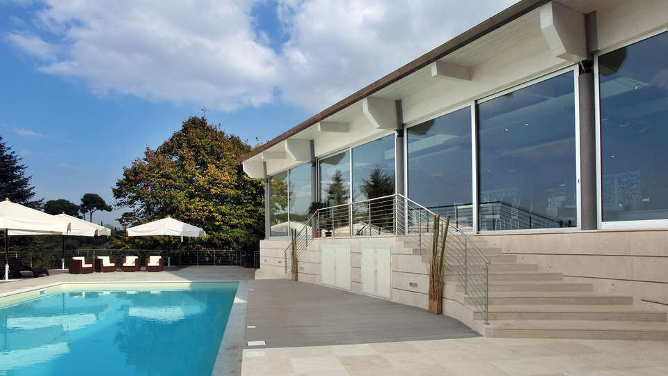 Hotel Villa Mercede - Edit_Pool.jpg