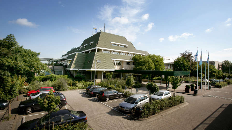 Van der Valk Hotel Vianen - Edit_Front.jpg