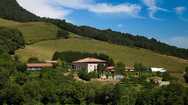Escapada Romántica en un palacio del s.XVII en pleno Valle de Ayala