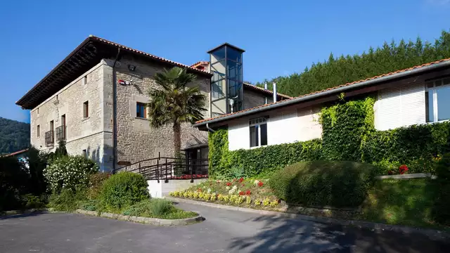 Escapada Romántica en un palacio del s.XVII en pleno Valle de Ayala