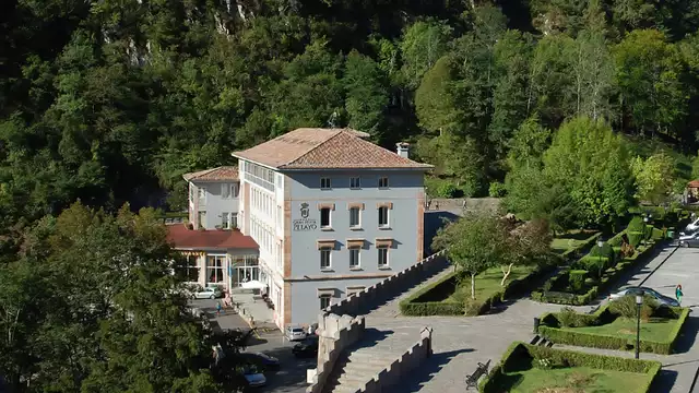 Escapada con desayuno en Covadona, en el Gran Hotel Pelayo