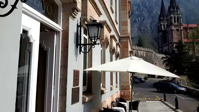 Escapada con desayuno en Covadona en el Gran Hotel Pelayo
