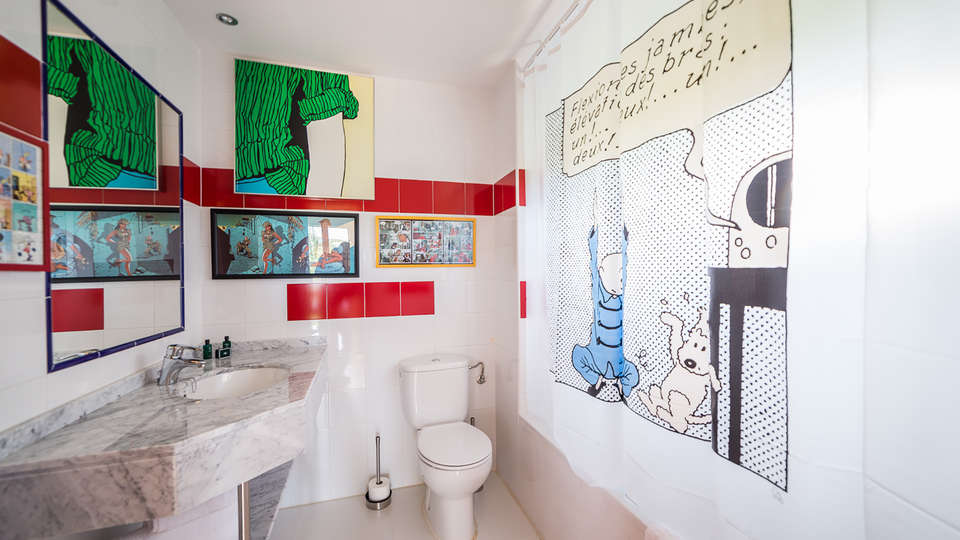 26Labrador.es (Adults Only) - Edit_Bathroom2.jpg