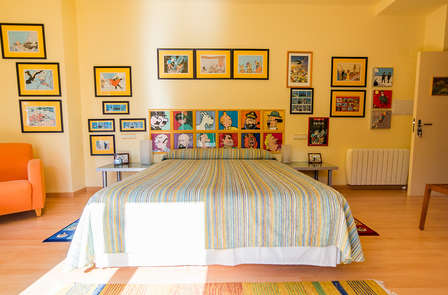 Fans de Tintin : Escapade en demi-pension avec cava et visite d'une collection privée