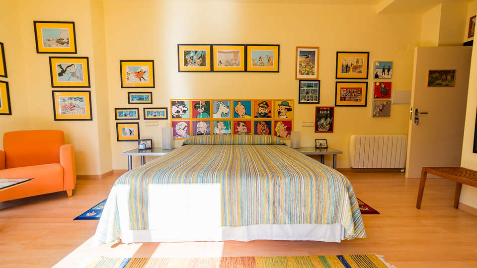 26Labrador.es (Adults Only) - Edit_Room2.jpg