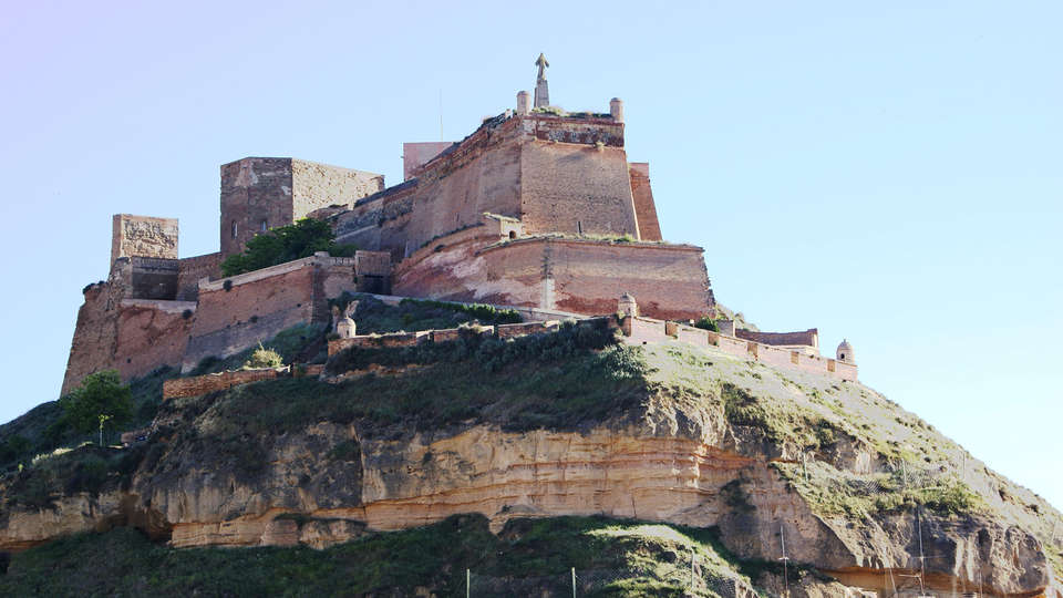 Hotel MasMonzón - EDIT_castillo.jpg