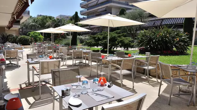 Weekend met diner in Juan Les Pins, op 300 meter van het strand