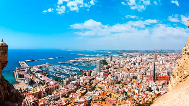 Romantisch uitje in Alicante: diner en spa voor een onvergetelijke dag