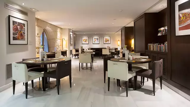 Romanticismo VIP con cena gastronómica, spa y masaje relajante en hotel 5*