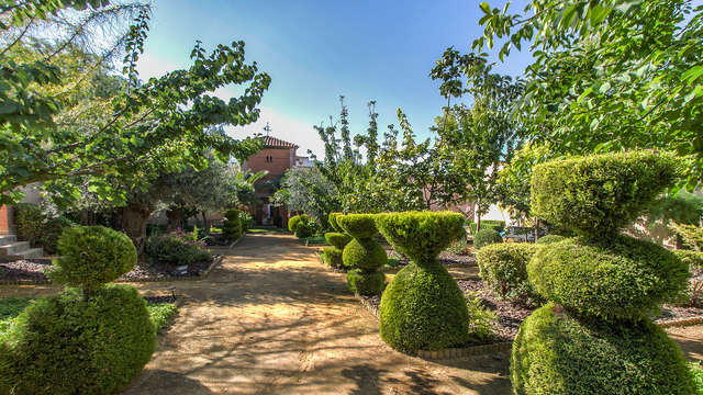 Conoce la comarca de Tierra de Barros con cena en hotel de estilo victoriano