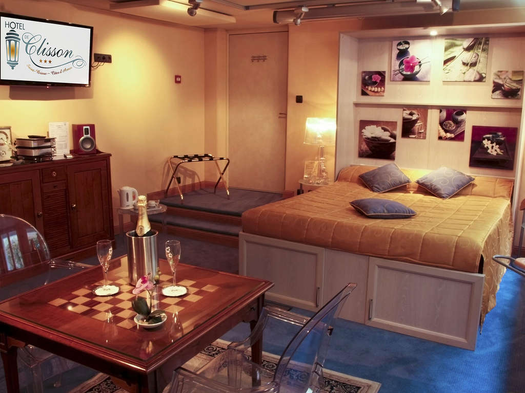 Week-end romantique en chambre VIP à Saint-Brieuc - 3* - 7