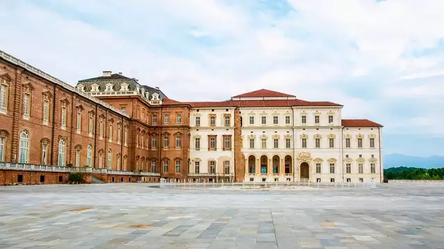 Vacanza a Torino per 2 persone in camera superior con colazione inclusa