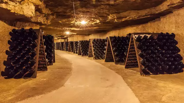 Nella città francese di Tours con visita alla cantina Vouvray
