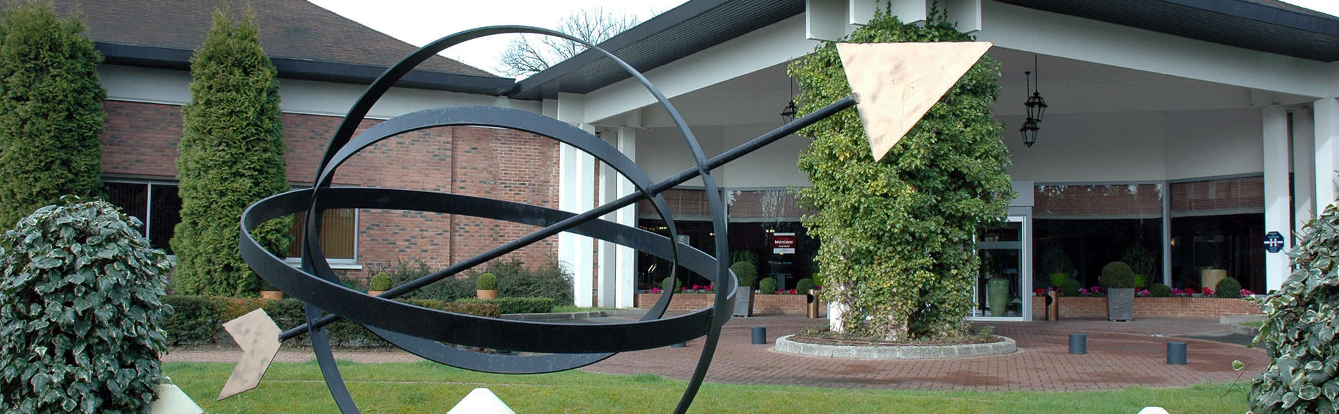 Mercure Lille Metropole - EDIT_front3.jpg