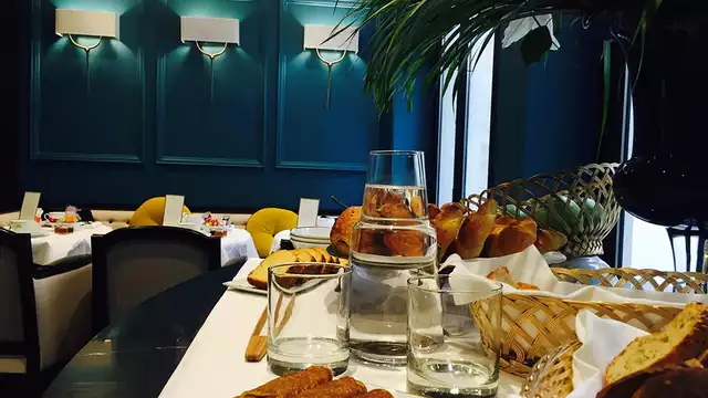 Encanto y cena en París