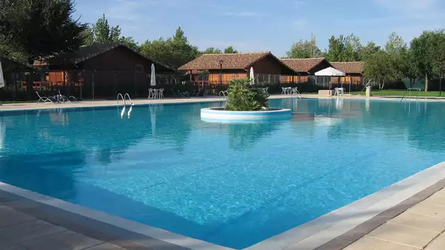 Bungalow tematico Deluxe con cena gastronomica e sconto su notti extra