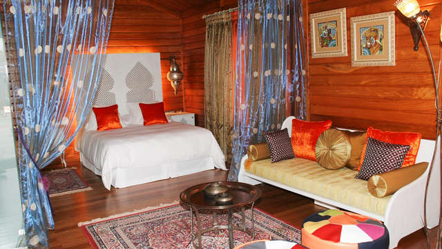 Oferta especial: Bungalow temático Deluxe con cena gastronómica y ambiente romántico