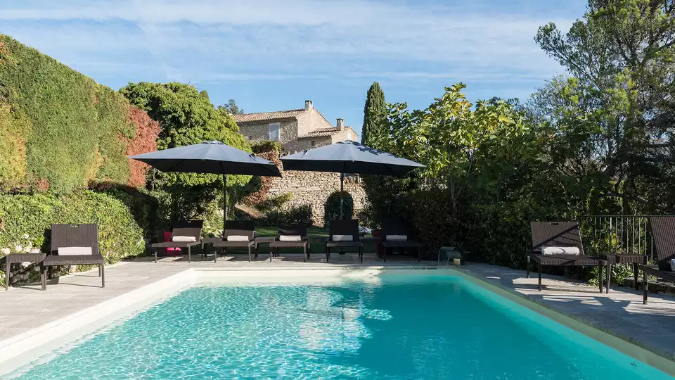 Sejour romantique avec champagne a Gordes