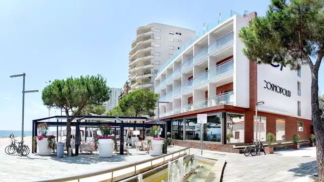 Descubre la Costa Brava en primera línea de mar con cóctel incluido, acceso a spa y media pensión