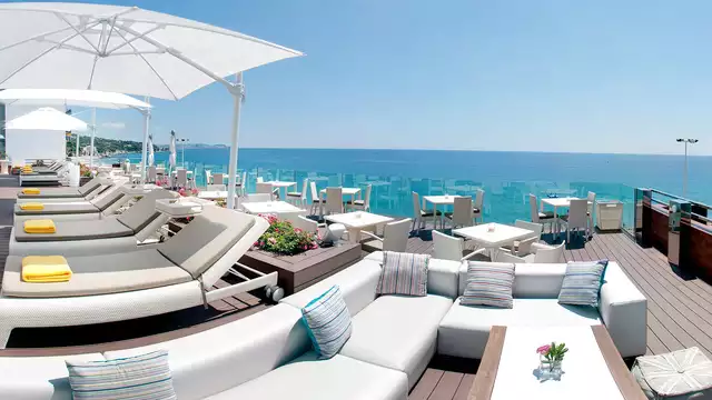 Descubre la Costa Brava en primera línea de mar con cóctel incluido, acceso a spa y media pensión
