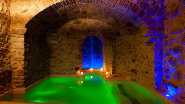 Relajate en un castillo cerca de Rímini con acceso spa