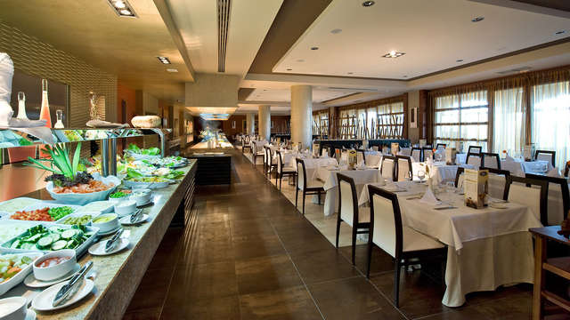 Escapada Relax en Media Pensión con circuito de aguas y mucho más en Rota, Cádiz