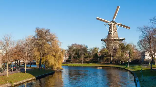 Esplora l'accogliente centro della città studentesca di Leiden