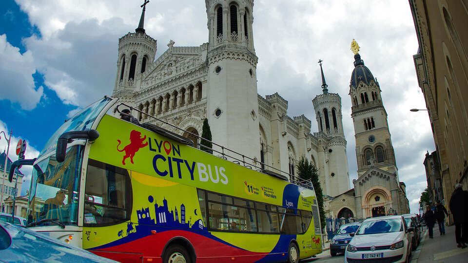 Descubre Lyon a bordo de un autobus turistico