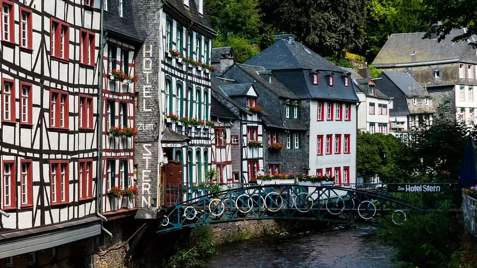 Marche de Noel verre de vin chaud et pain d epice dans l Eifel allemand a partir de nuits