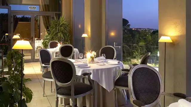 Disfruta de un 4* con desayuno, cena, parking y copa de bienvenida